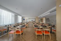 Vienna International Hotel (Tangyin Shangyi Square) Hotels in Tangyin