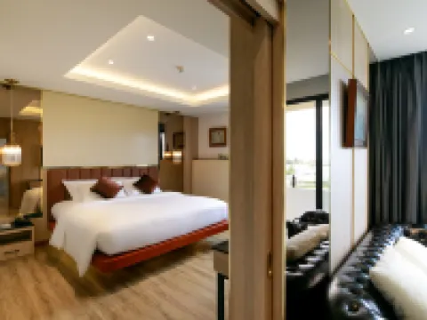 โรงแรมสการ์เลท (Hotel Scarlett) โรงแรมใกล้วัดใหญ่ชัยมงคล