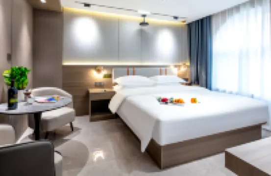 Lanyu Cinema Hotel (Taiyuan Changfeng Street North America Xintiandi Branch)