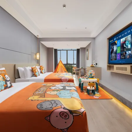 Lan Chen International Hotel (Lanxi Baolong City Plaza Branch)