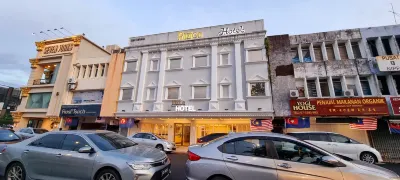裡茨頓飯店 Waterzuu Wet Pets Aqua附近的飯店