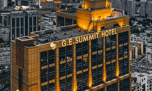 Golden Eagle Summit Hotel