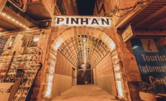 Pinhan Cave Suites