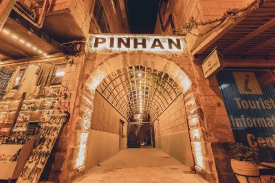 Pinhan Cave Suites