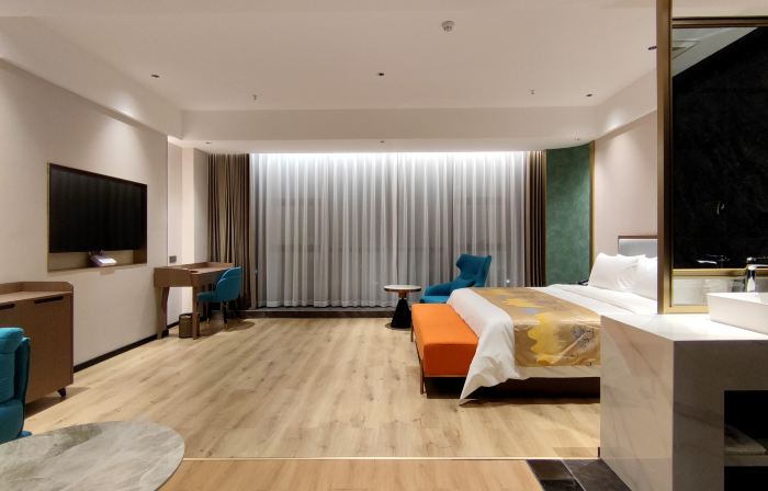 Huanyu Heyue Hotel (Lingshan Zheshang International Trade City)