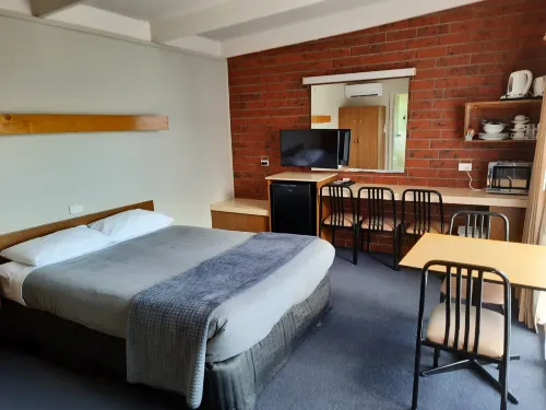 Abbotswood Motor Inn Hotels in Belmont