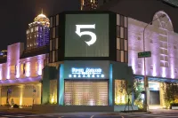 FIFTH AVENUE Hotels in Taichung