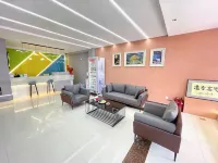 Snail Network Theme Hotel Duolun