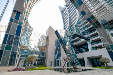 Unlock J One Downtown Dubai Отели рядом с достопримечательностью «Sky Views Observatory»