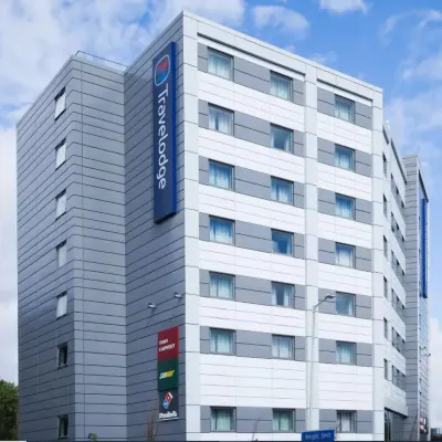 Travelodge Hemel Hempstead Gateway Hotels near The Snow Centre Hemel Hempstead