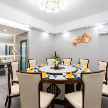 Xiduo Hotel （Ganzi Batang County Government Store）