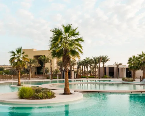 Erth Abu Dhabi Hotel ミニストリーズ・コンプレックス周辺のホテル