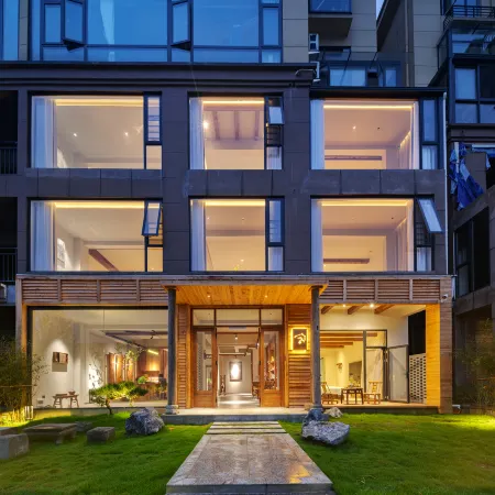 Dongjianghu Yifanju B&B