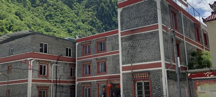 Qijing Inn Hotels in Li County