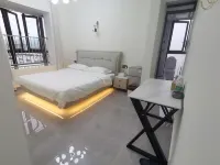 Jiuhang Lingchen Apartment (Wanhe City Commercial Plaza) - balcony