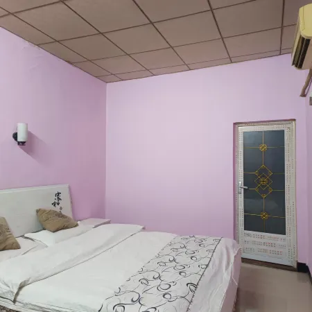 Gongyi Shecun Town North Inn