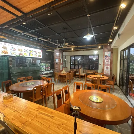 Fuxian Lake Laohuang Fish Restaurant and Accommodation