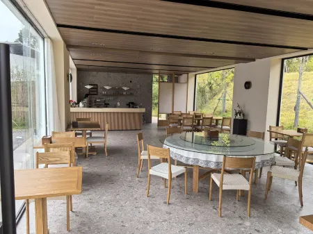 The Bay Bridge Hong Kong Отели в г. Чантин