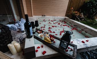Baoxing Yunshang Xuxi Hot Spring Hotel