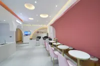Dilianya Boutique Hotel (Nanning Station Guangxi University Subway Station)