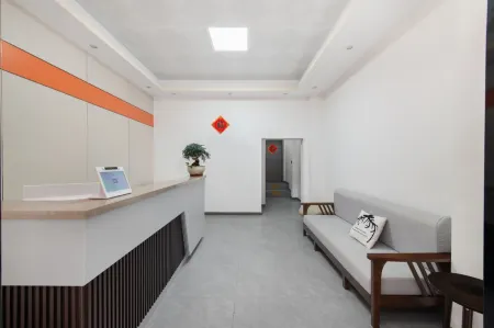 Junyi Hotel (Guilin High-Speed Railway North Station) Отели рядом со станцией Guilin West Railway Station