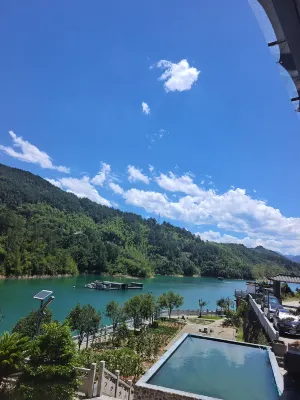 Yinhuju Leisure Hotel Hotels near Tian Ji Long Men