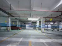 LAKESIDEBEAUTY·HOTEL - parking