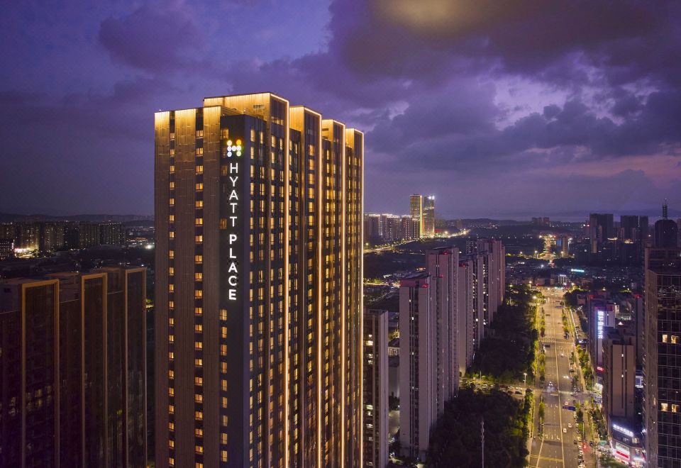 3. HYATT PL..