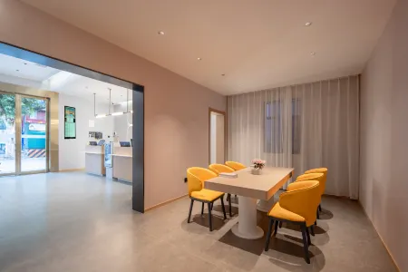 Xiyue Hotel Migong Walmart Minfa Plaza Store Отели рядом с достопримечательностью «Xiangyang Vocational and Technical College»