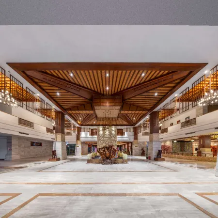 GEM Hotel (Dongfang Haitang Park)
