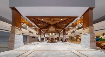 GEM Hotel (Dongfang Haitang Park) Отели в г. Дунфан