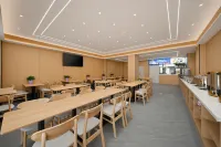 Ruicheng Hotel (Jiji Lake Branch, Qitai County)