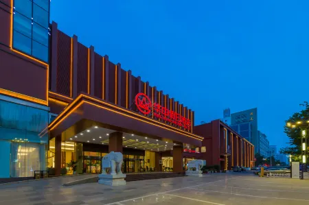 Huazhong Holiday Hotel Отели рядом с достопримечательностью «Baoding Zoo»
