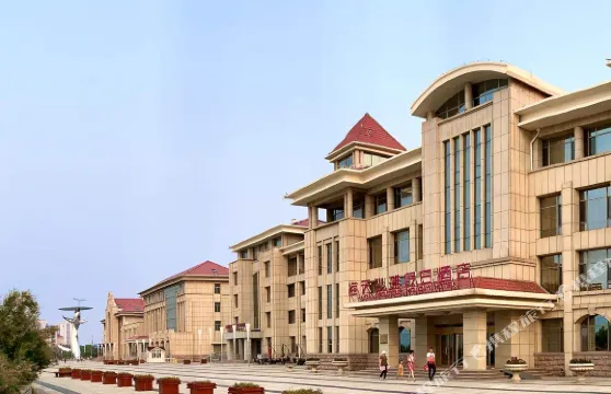 煙台海天沙灘假日酒店（孤獨的鯨金沙灘店）