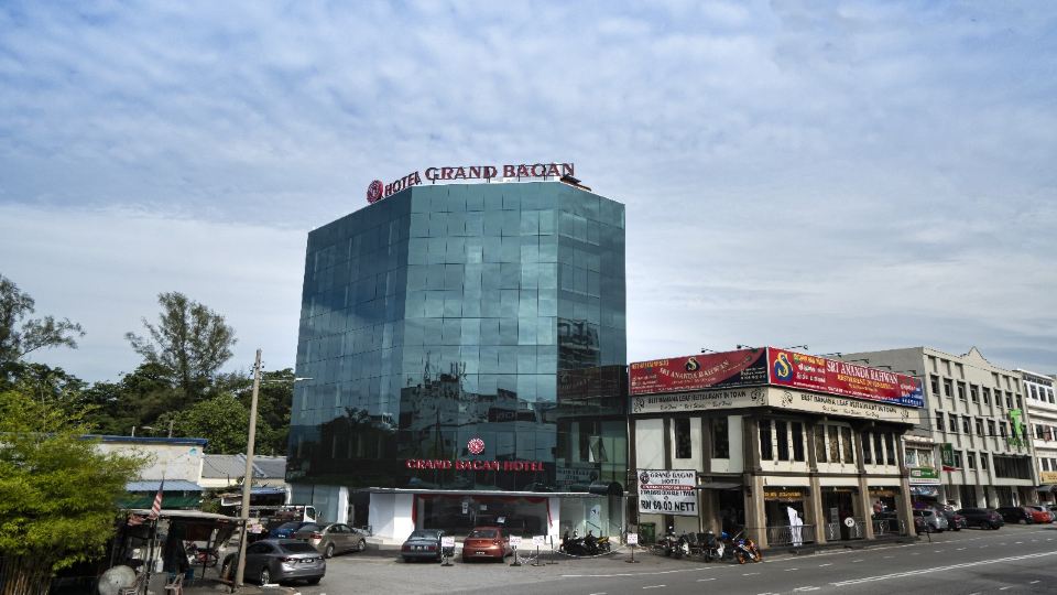Grand Bagan Hotel