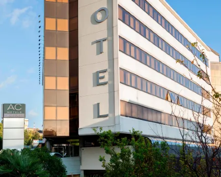 AC ホテル ジェノヴァ ア マリオット ライフスタイル ホテル ジェノアのホテル