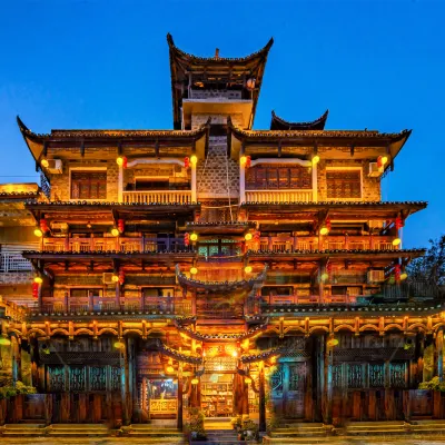 白河溪谷中国式旅館（芙蓉鎮大瀑布） 土司行宮周辺のホテル