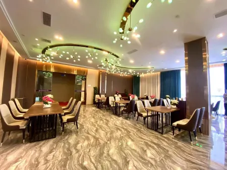 Dongyang International Hotel Отели рядом с достопримечательностью «Deng Xiaoping Former Residence Museum»