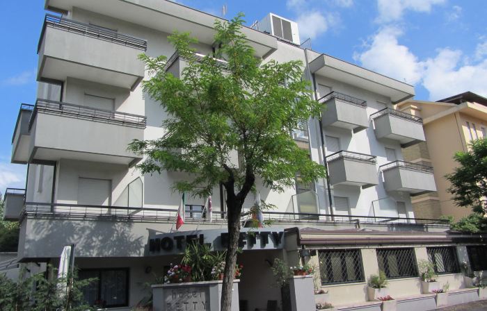 Hotel Betty Personal Style and Beach Village
