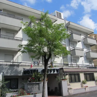 Hotel Betty Personal Style and Beach Village Hotels near Viserbella