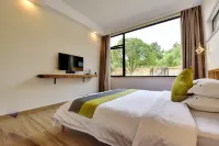 Moganshan Jiuzhu Hot Spring Light Luxury Beauty Hotel