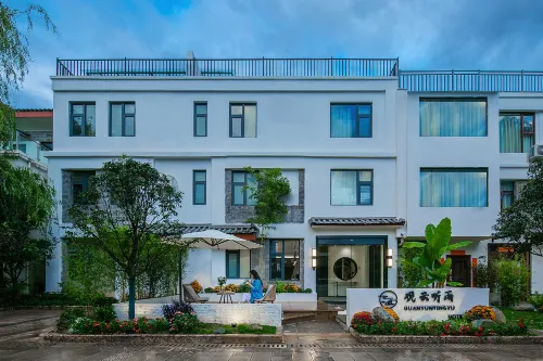 Guanyunyu xueshan villa resort ( lijiang shuhe)