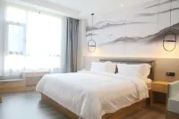Xixia Zhongzhou Holiday Hotel
