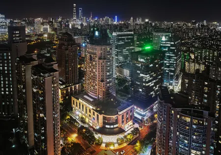 Renaissance Shanghai Pudong Hotel Отели рядом с достопримечательностью «Ziwei Park (North Gate)»