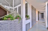 Yiming Shuju Guesthouse (Xinmi Fuxi Mountain) Отели рядом с достопримечательностью «Пятая гора»