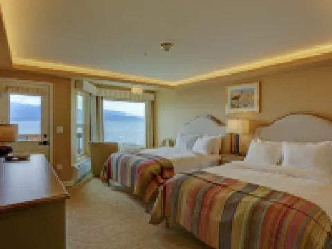 Land's End Resort Hotels in Homer
