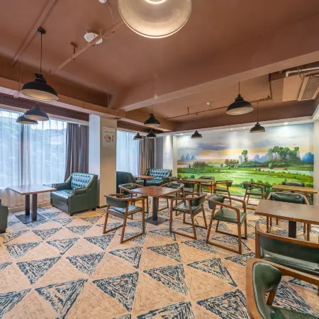 Marriott Guihuang Hotel (Guigang High - speed Railway Station Branch, Keshi World Plaza Branch)