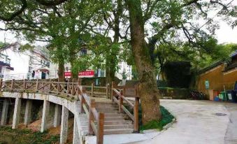 Zhoushan Putuo Mountain Buddha Farmhouse