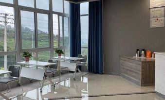 Rongqi Hotel (Chongqing Baisha Film and Television Base)