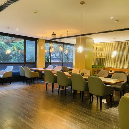 Paco Hotel (Guangzhou Beijing Road Metro Station)